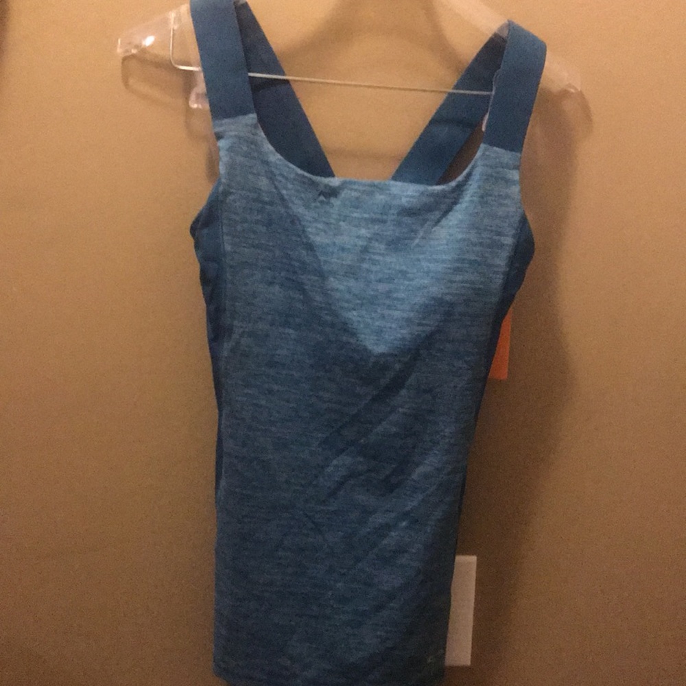 C9 Champion semi fitted size L removable cups stretch Teal blue fitted Top
